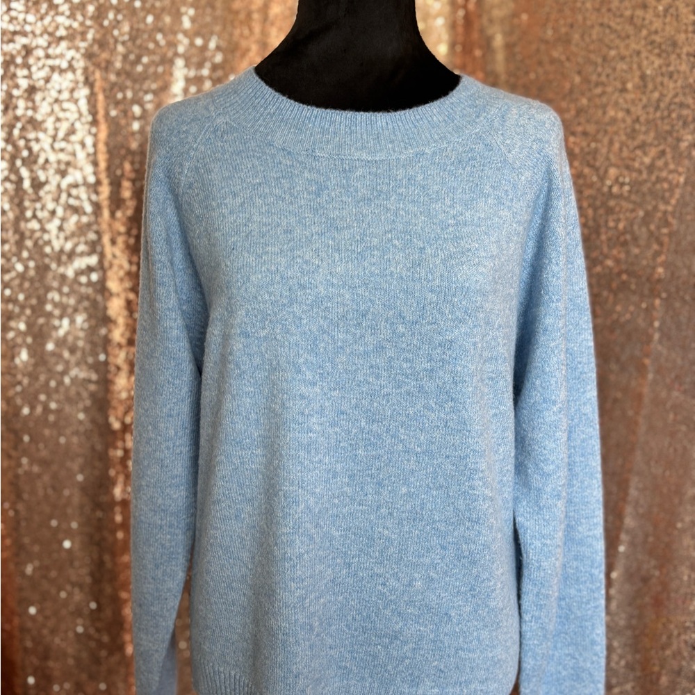 Vero Moda Blue Crew Neck Sweater with Relaxed Fit